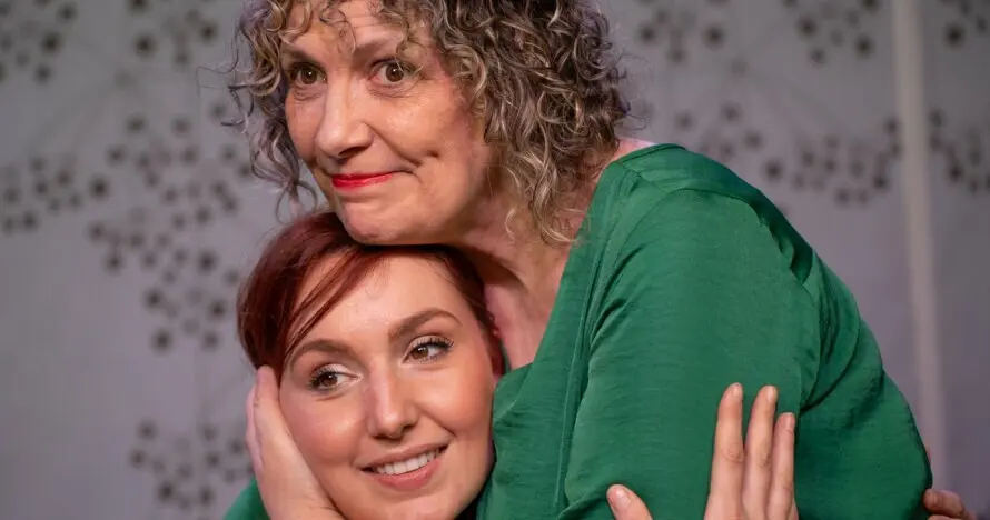 Marina Skell y Cármen Ibéas en la 17º temporada consecutiva de Mi madre, Serrat y yo en Plot Point